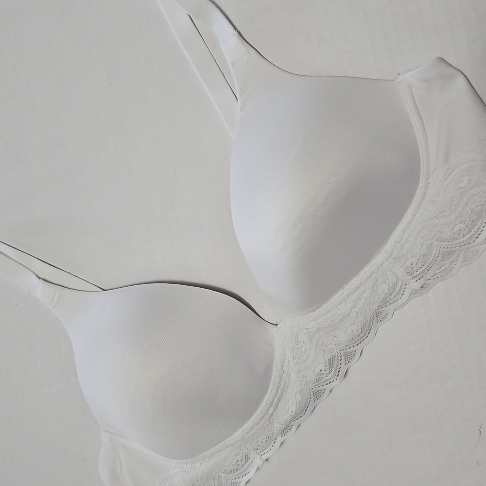 Warners Elegant White Lace Trim Wire Free Bra Size 38B